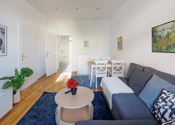Modern - Netflix 2 Bedroom Viena